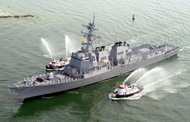Description: Tàu khu trục USS Mason của Hải quân Mỹ (Ảnh: Reuters)
